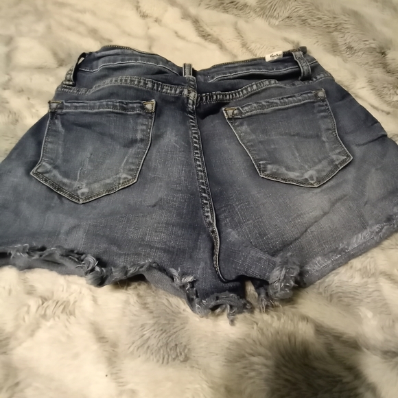 KanCan Shorts Size 9 (28) - Picture 2 of 9